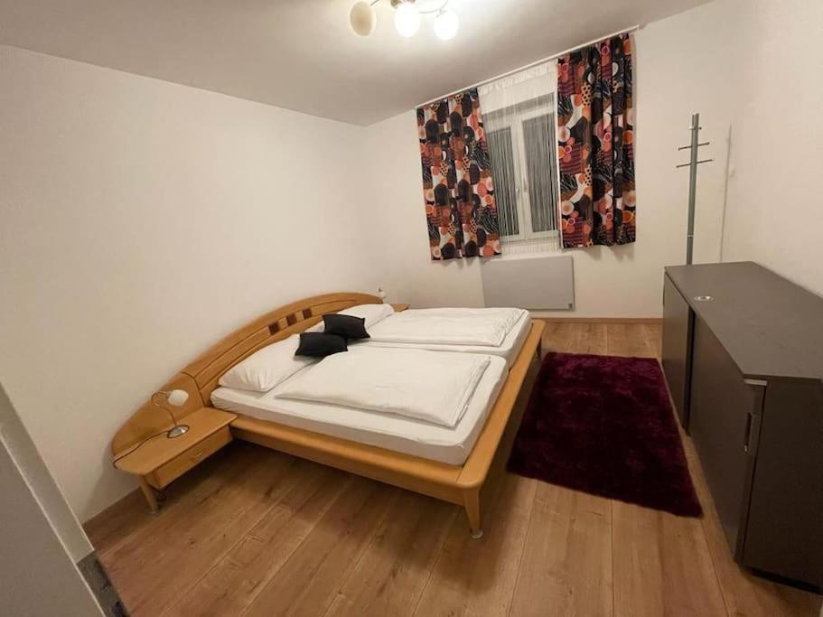 Apartment Rr-rooms